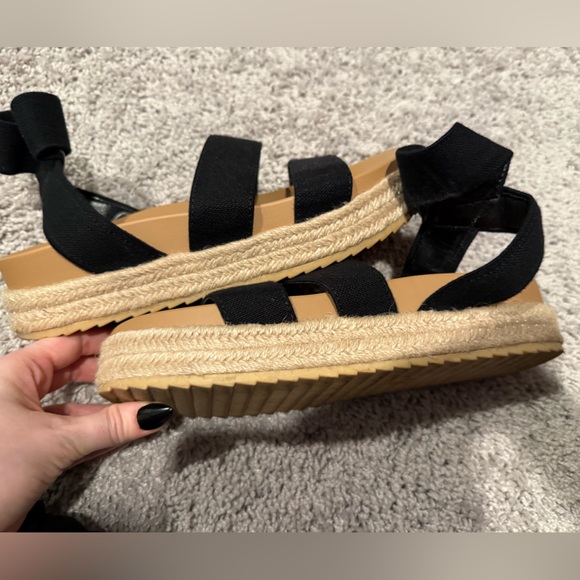 Universal Thread Espadrille Sandals - Picture 3 of 5